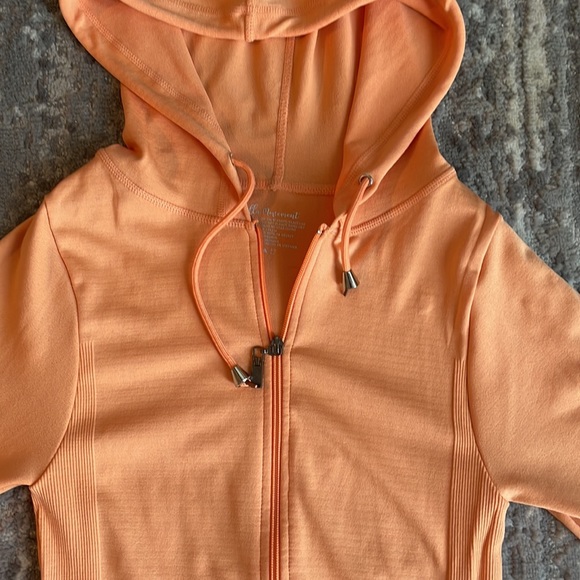 Active Jacket - Picture 2 of 5